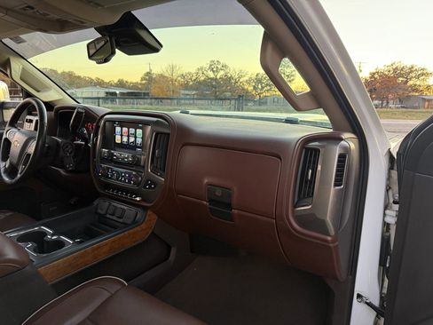 Used 2019 Chevrolet Silverado 2500 High Country w/ Duramax Plus Package image 15