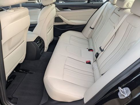 Used 2021 BMW 530i xDrive 530i xDrive w/ Premium Package image 23