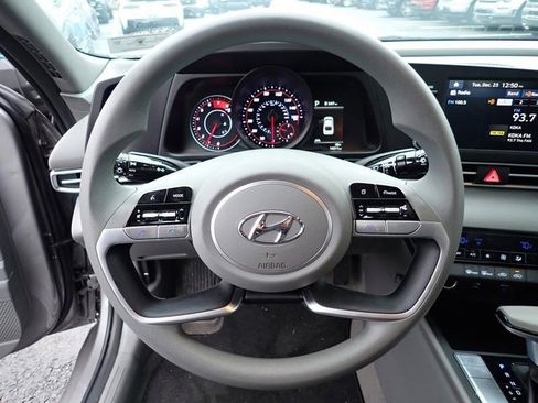 Used 2023 Hyundai Elantra SEL image 22