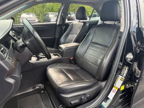 Used 2016 Toyota Camry XLE w/ Moonroof Package FWD image 14
