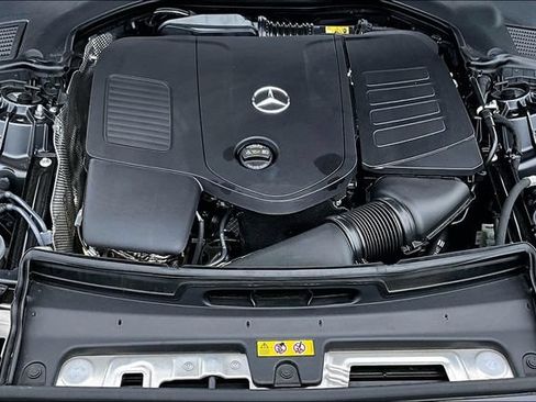 Used 2025 Mercedes-Benz C 300 Sedan image 31