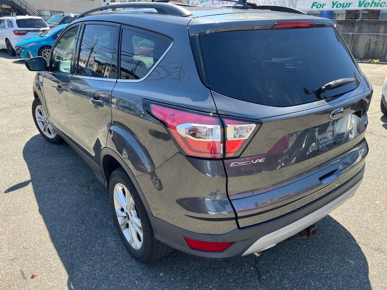 Used 2018 Ford Escape SEL w/ Ford Safe & Smart Package AWD/4WD image 9