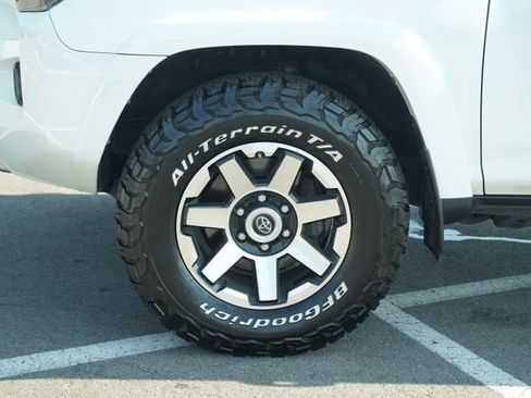 Used 2021 Toyota 4Runner TRD Off-Road Premium w/ Moonroof Package AWD/4WD image 11