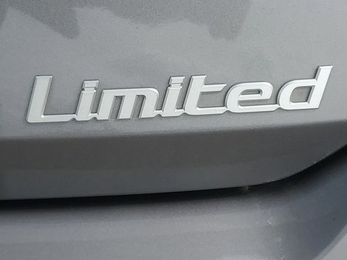 Used 2025 Hyundai Elantra Limited FWD image 37