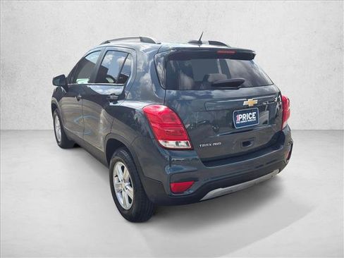 Used 2022 Chevrolet Trax LT w/ LT Convenience Package AWD/4WD image 8