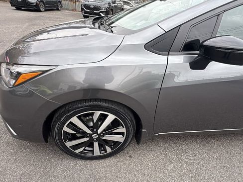 Used 2022 Nissan Versa SR w/ Lighting Package image 9