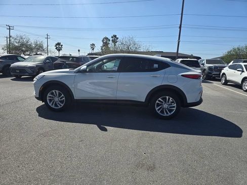 New 2026 Buick Envista Sport Touring w/ Convenience I Package FWD image 8