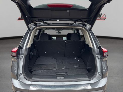 Used 2025 Nissan Rogue SV AWD/4WD image 11