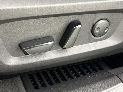 Used 2024 Mitsubishi Outlander SE image 6