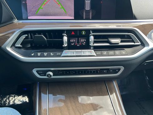 Used 2020 BMW X7 xDrive40i w/ Premium Package AWD/4WD image 40