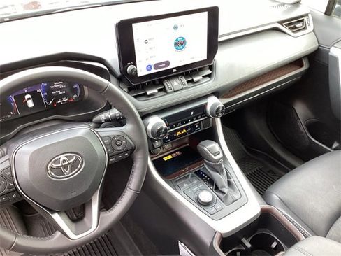 Used 2023 Toyota RAV4 Limited image 27