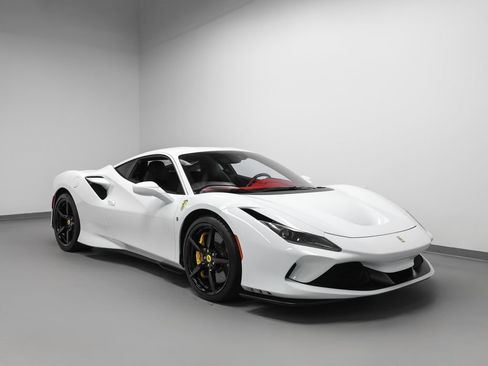 Certified 2020 Ferrari F8 Tributo RWD image 15