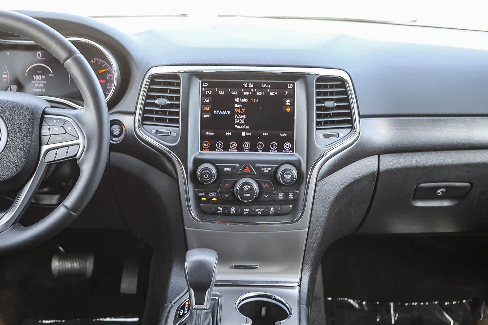 Used 2018 Jeep Grand Cherokee Laredo RWD image 13