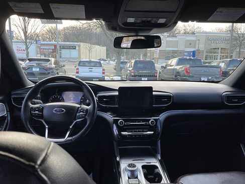 Used 2022 Ford Explorer ST-Line image 10