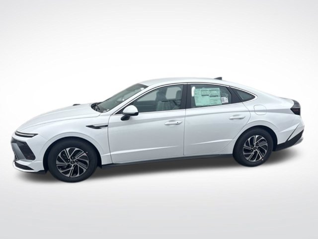 New 2026 Hyundai Sonata Blue FWD image 2
