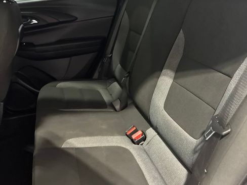 Used 2022 Chevrolet TrailBlazer LT FWD image 28
