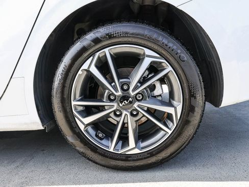 Used 2024 Kia Forte LXS w/ LXS Technology Package image 8