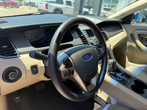 Used 2016 Ford Taurus SE FWD image 15