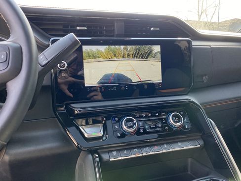 Used 2025 GMC Sierra 2500 AT4 w/ AT4 Premium Plus Package image 36