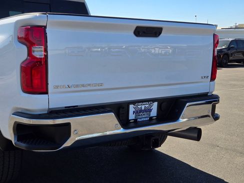 Used 2022 Chevrolet Silverado 2500 LTZ w/ LTZ Plus Package AWD/4WD image 5
