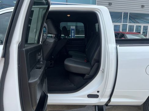 Used 2024 RAM 3500 Tradesman w/ Chrome Appearance Group AWD/4WD image 11