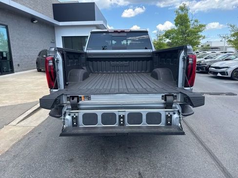 Used 2025 GMC Sierra 2500 SLT w/ SLT Premium Package image 5