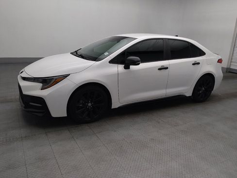 Used 2022 Toyota Corolla SE FWD image 2