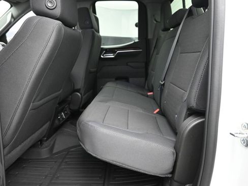 New 2026 GMC Sierra 1500 SLE w/ Preferred Package image 10