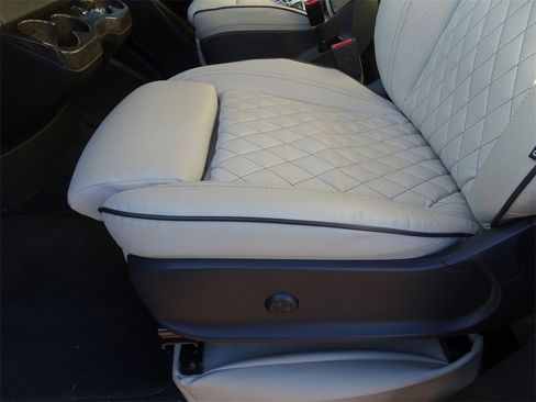 Used 2023 Mercedes-Benz Sprinter 3500 image 11