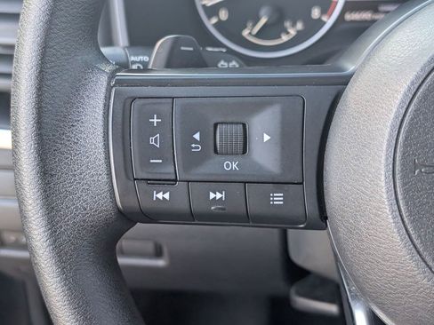 Used 2024 Nissan Rogue S FWD image 24