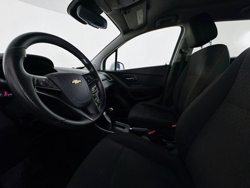 Used 2020 Chevrolet Trax LS w/ Tint and Cruise Package AWD/4WD image 19