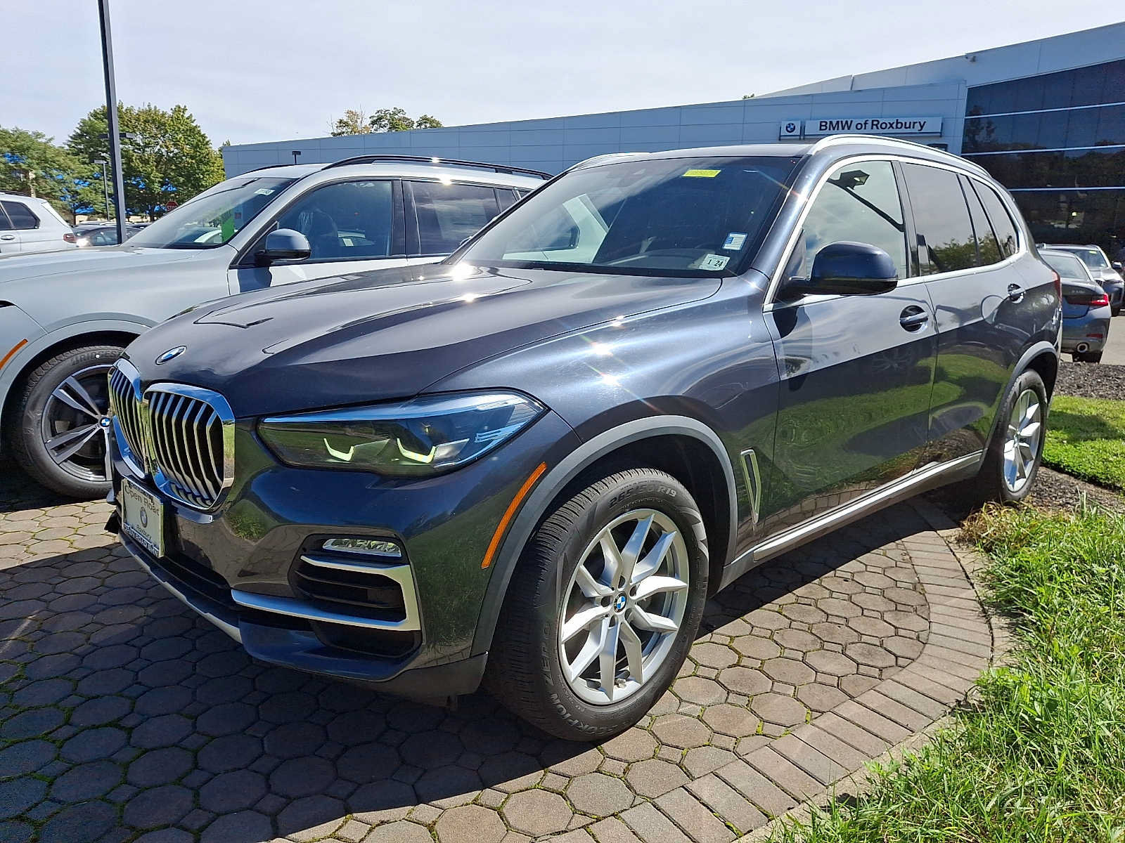 Used 2019 BMW X5 xDrive40i w/ Convenience Package AWD/4WD image 3