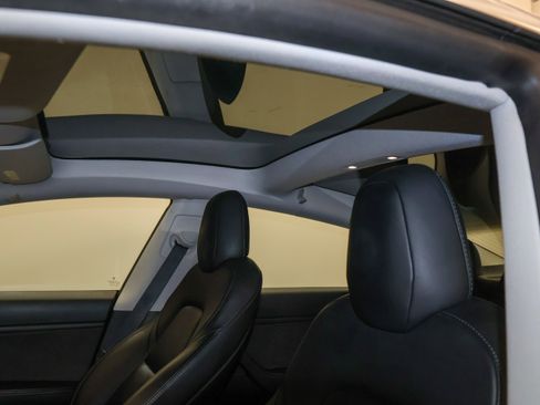 Used 2020 Tesla Model 3 Long Range image 16