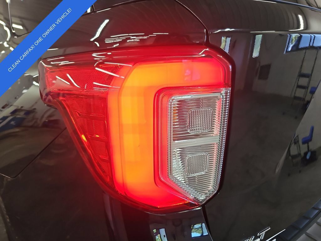 Used 2020 Ford Explorer XLT w/ Equipment Group 202A AWD/4WD image 35