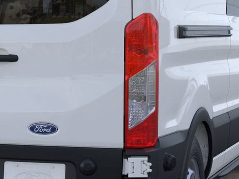 New 2026 Ford Transit 250 148 Medium Roof w/ Load Area Protection Package RWD image 21