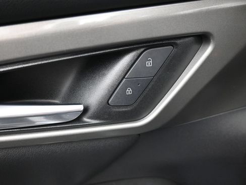 Used 2024 Chevrolet Traverse LS FWD image 15
