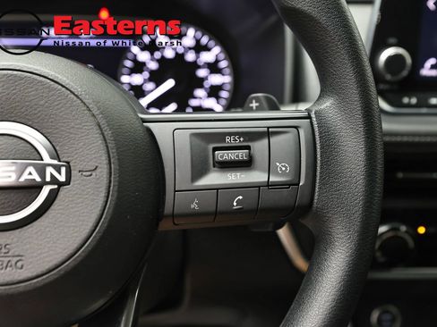 Used 2023 Nissan Rogue S AWD/4WD image 16