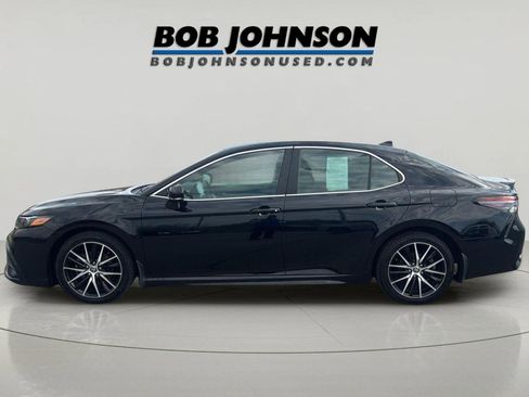 Used 2023 Toyota Camry SE AWD/4WD image 5