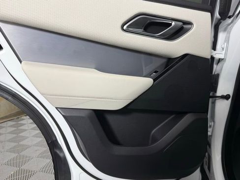 Used 2023 Land Rover Range Rover Velar R-Dynamic S image 22