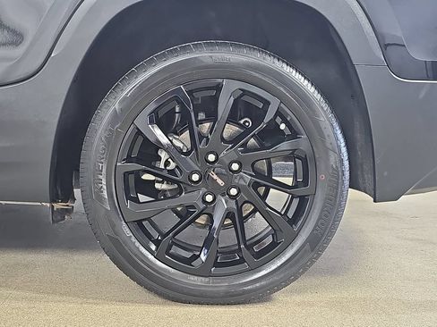 Used 2024 GMC Terrain SLT w/ Elevation Edition AWD/4WD image 39