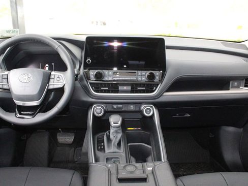 New 2026 Toyota Grand Highlander AWD image 24