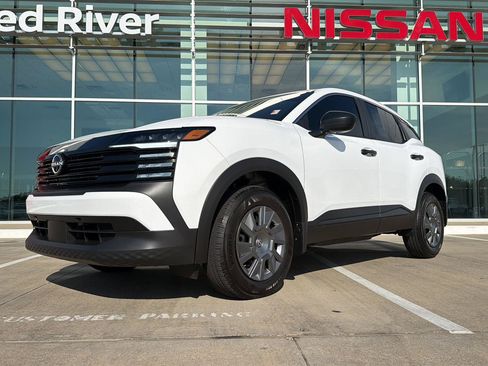 Used 2025 Nissan Kicks S FWD image 2