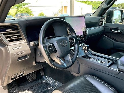 Used 2024 Lexus GX 550 w/ Cold Area Package AWD/4WD image 18