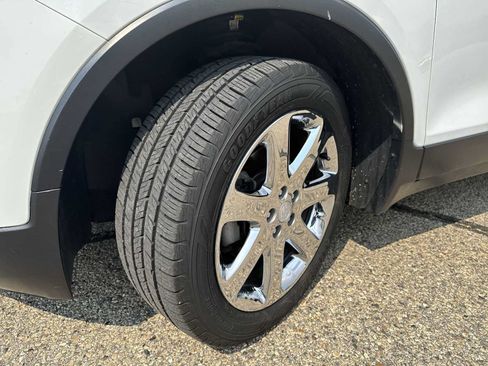 Certified 2018 Buick Encore Essence w/ Experience Buick Package AWD/4WD image 3