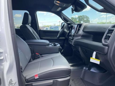 New 2026 RAM 2500 Tradesman w/ Chrome Appearance Group AWD/4WD image 15