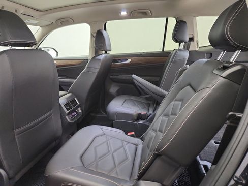 Certified 2025 Volkswagen Atlas SE w/ Panoramic Sunroof Package image 30