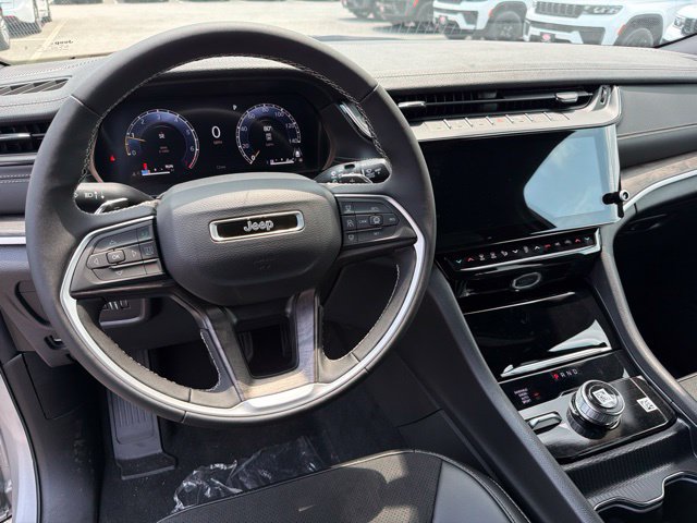 New 2026 Jeep Grand Cherokee Altitude AWD/4WD image 15