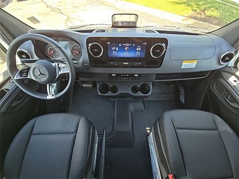 New 2025 Mercedes-Benz Sprinter 2500 image 27