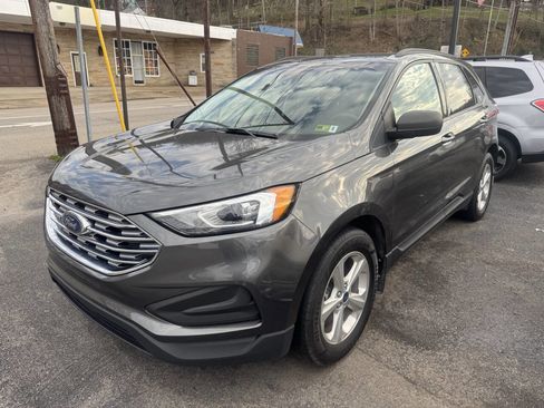 Used 2020 Ford Edge SE image 1