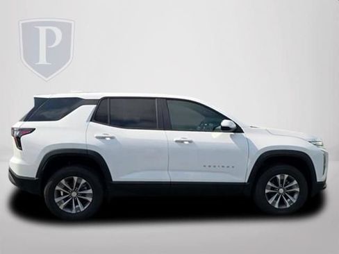 New 2027 Chevrolet Equinox LT FWD image 4